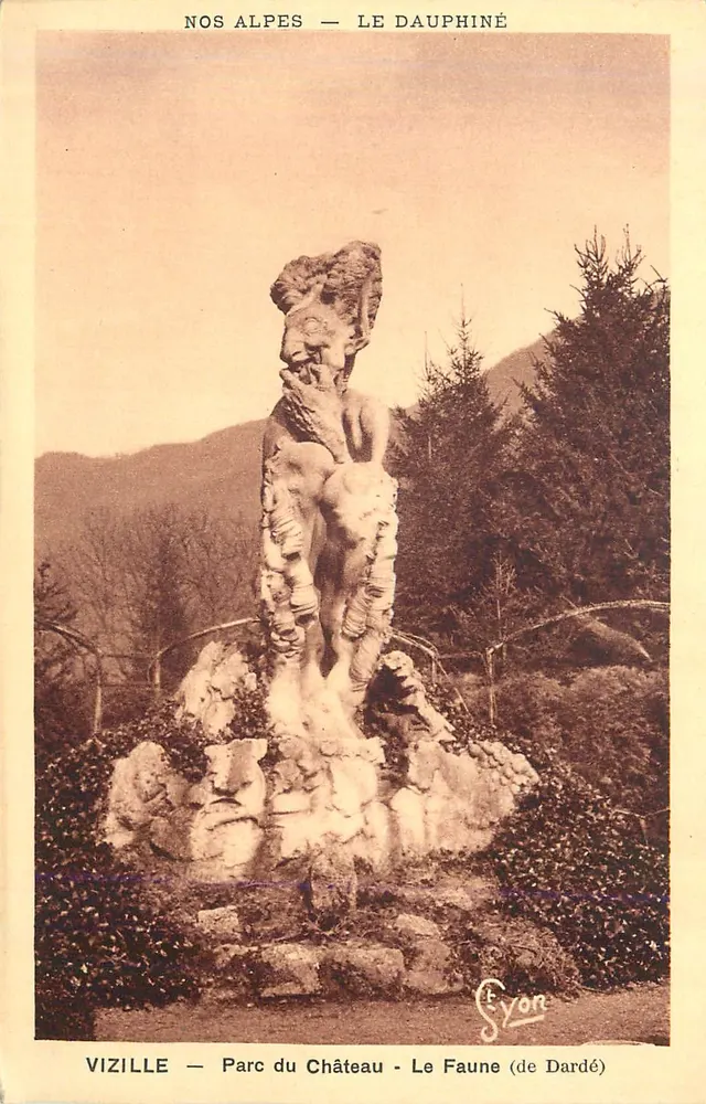 Vizille — Parque do Castelo — O Fauno (de Dardé) - Frente