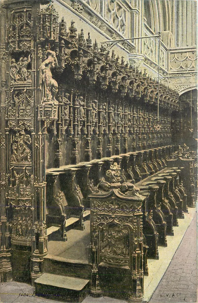 Interior da catedral de Bourges — tribuna e cadeiras esculpidas — editor U.V. Eco - Frente