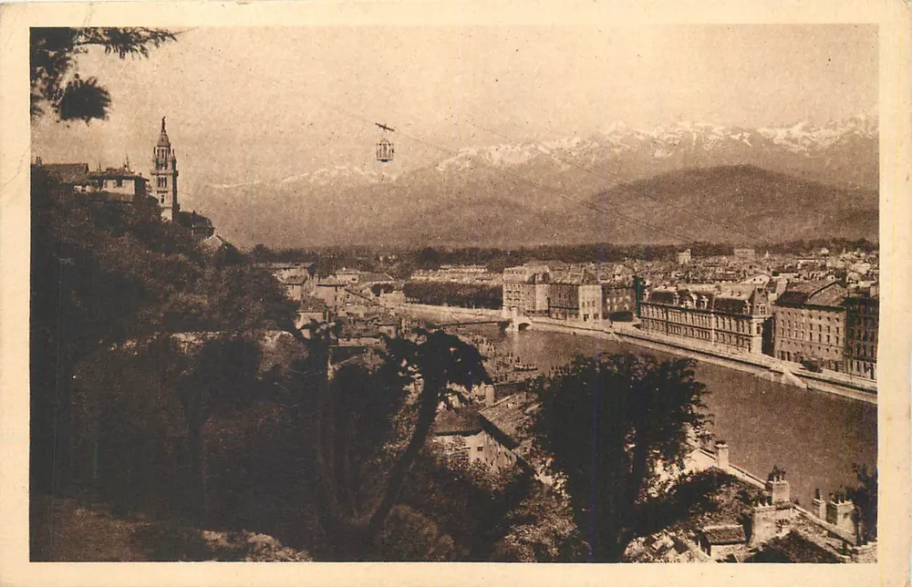 Castillo de If — vista panorámica de la ciudad y las montañas nevadas — editor no identificado - Anverso