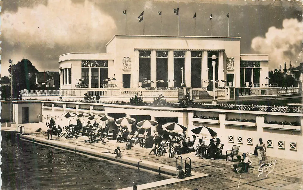 Piscina da Cité des Sciences — Paris — editor GABY - Frente