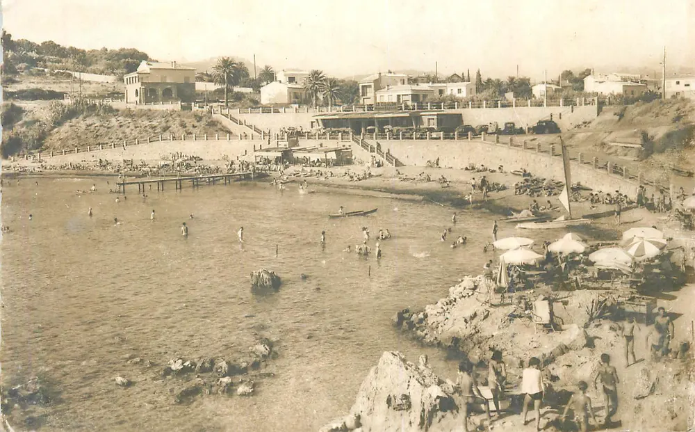 Playa de Cala de la Font — vista animada — editor no identificable - Anverso