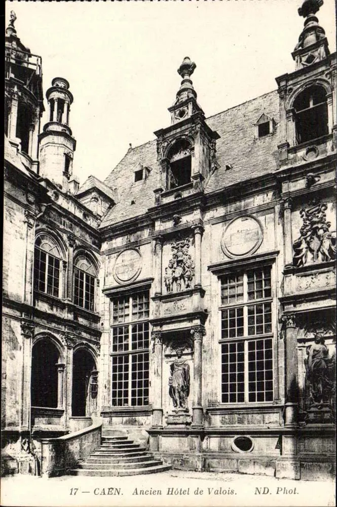 Caen — Antigo Hotel de Valois — ND. Fot. n°17 - Frente
