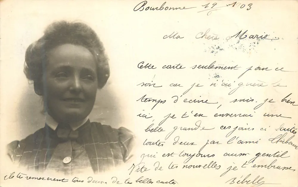 Mujer sonriente — Bourbomme 19103 — tarjeta postal - Anverso
