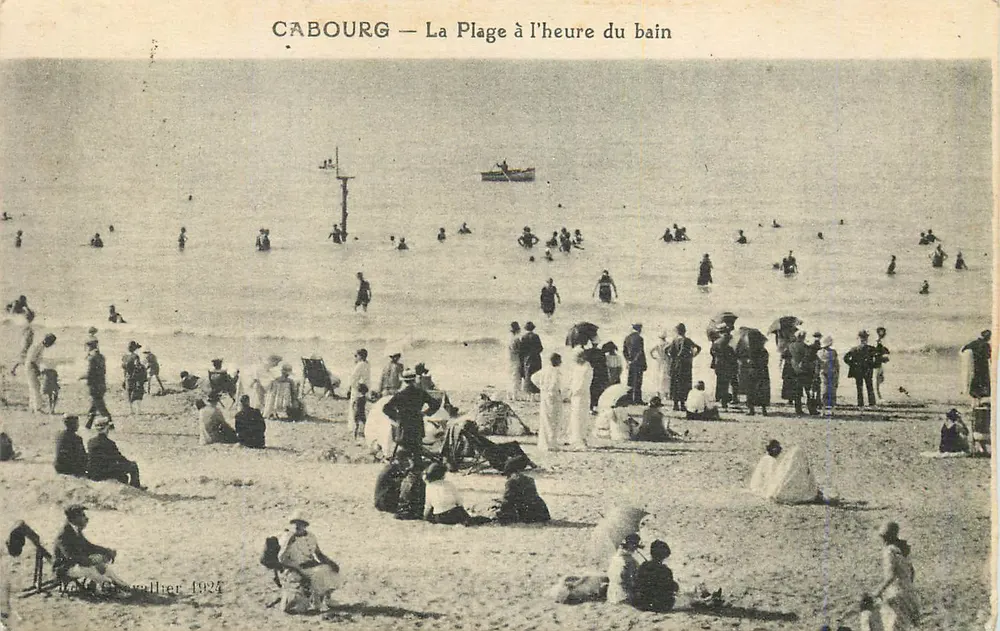 Cabourg — A Praia no horário do banho — G. Gouvelher 1924 - Frente
