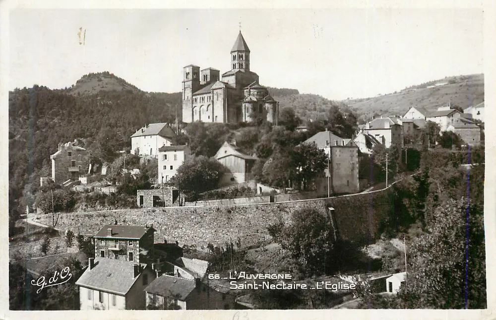 Saint-Nectaire — La Chiesa — L'Auvergne - Recto