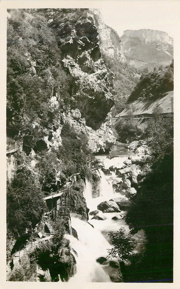 Cachoeiras das Gorges do Verdon — vista panorâmica — editor não identificado - Frente