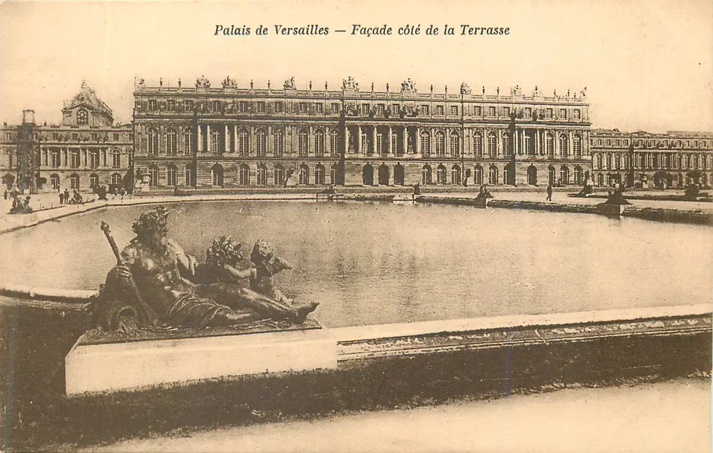 Palácio de Versalhes — Fachada do lado da Terrasse - Frente
