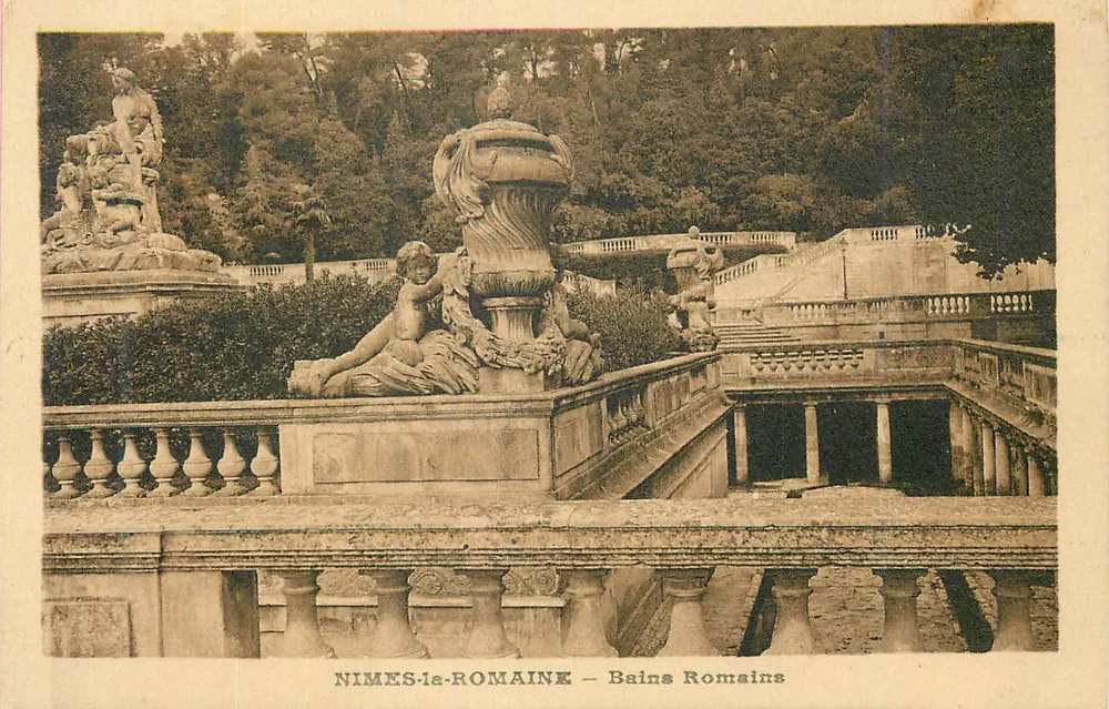Nîmes-la-Romaine — Banhos Romanos — editor e número de série não legíveis - Frente