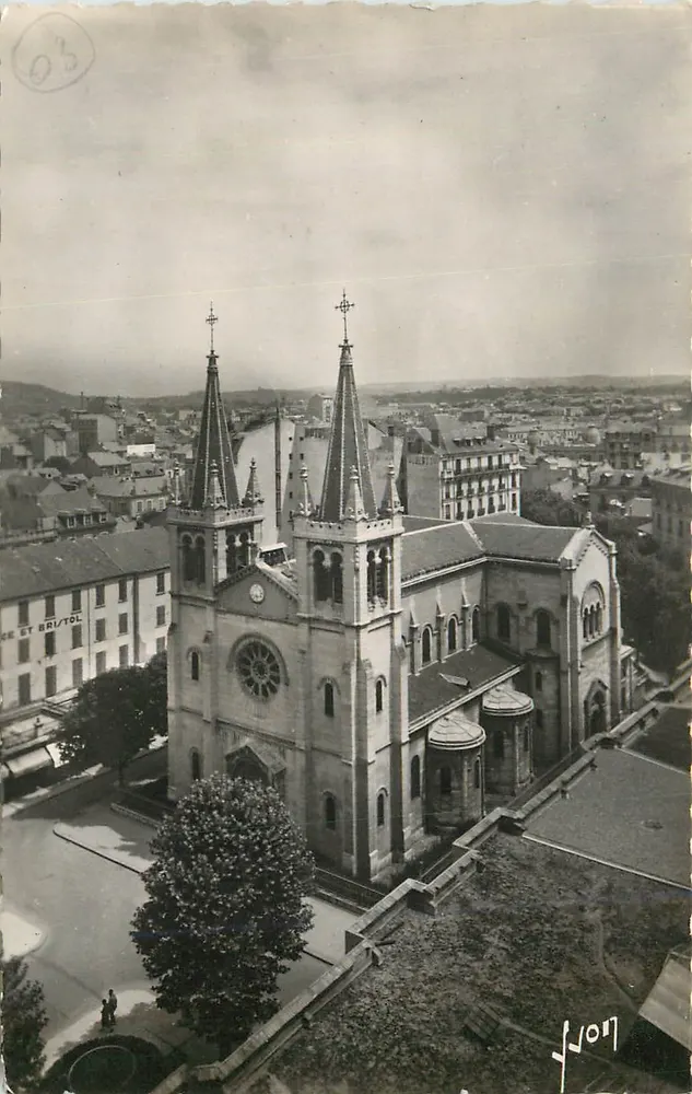 Église Saint-Briac de Toulouse — vue aérienne — éditeur anonyme, n° de série 03 - Recto