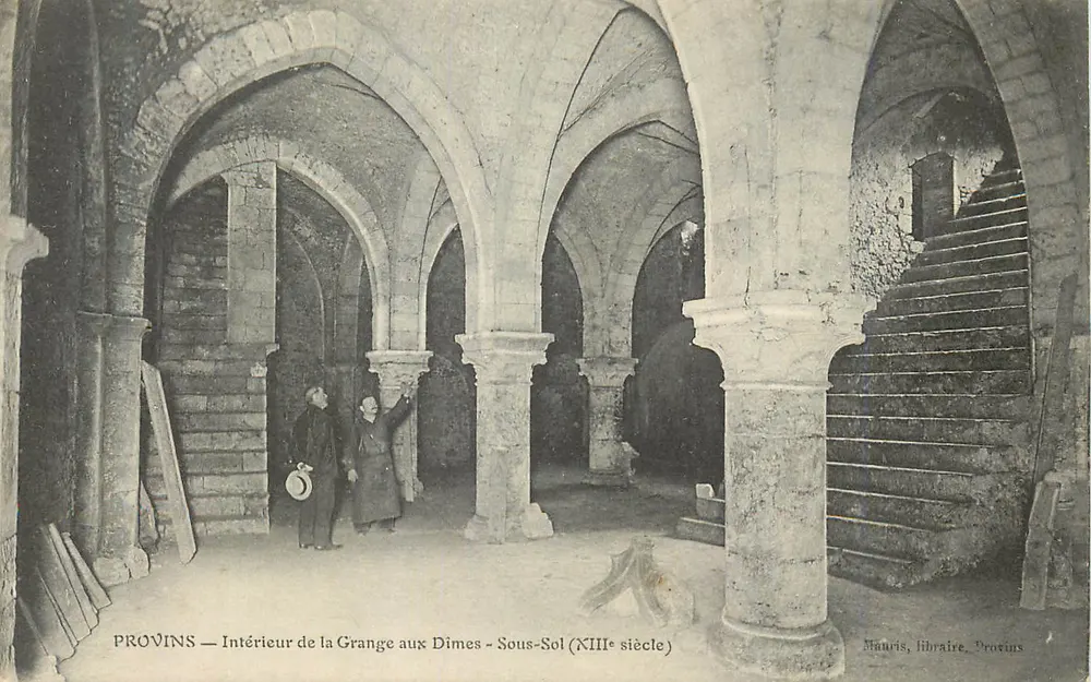 Provins — Innenansicht der Grange aux Dîmes — Keller (13. Jahrhundert) — Mauris, Buchhändler, Provins - Vorderseite