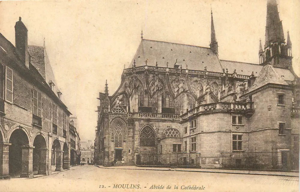 Moulins — Abside da Catedral — Editora: 12. - MOULINS. - Frente