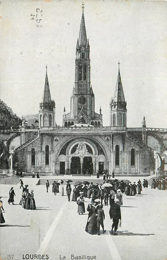 Lourdes — A Basílica — editor desconhecido, número de série 37 - Frente