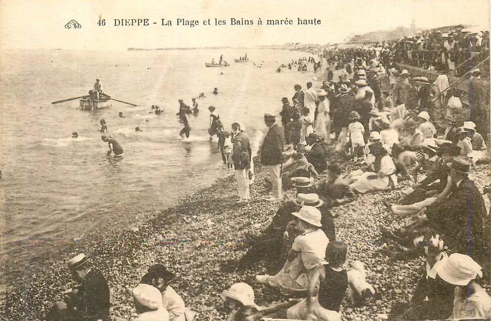 Dieppe - La Plage et les Bains à marée haute — Éditeur : 'La Vie Illustrée' n°46 - Recto