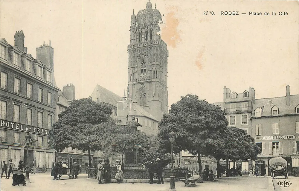 Rodez — Place de la Cité — Editor E.D. n° 2710 - Frente