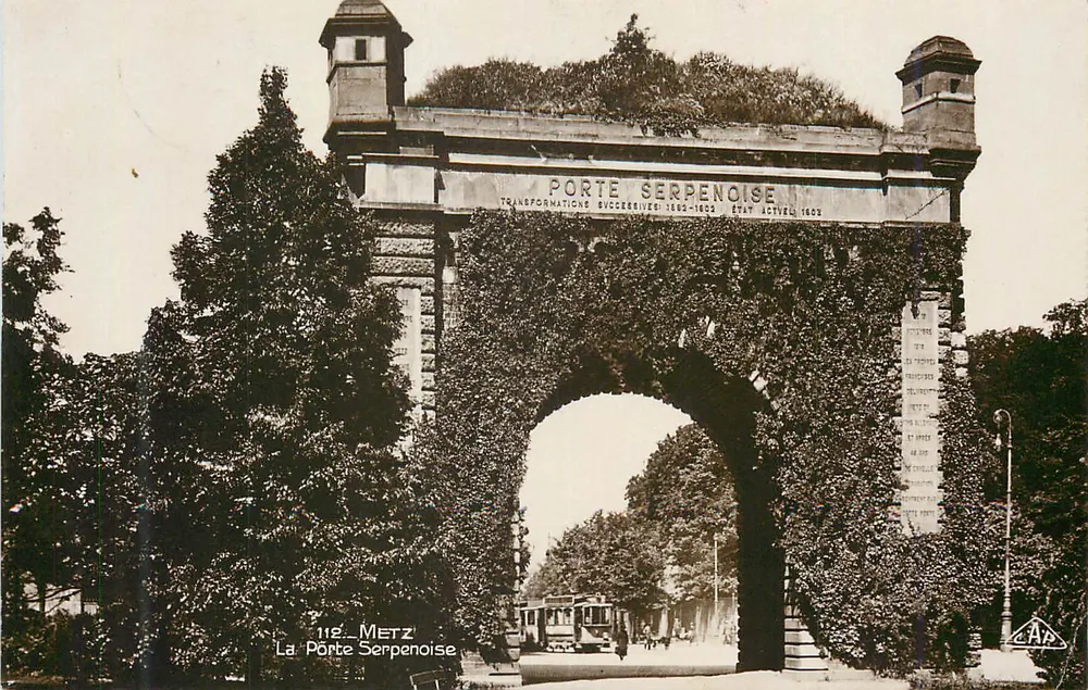 A Porta Serpenoise — Metz — editor CAY - Frente