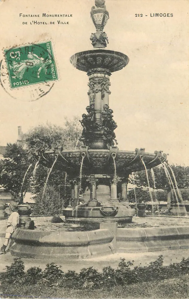 Monumentale Fontäne des Rathauses — Limoges - Vorderseite