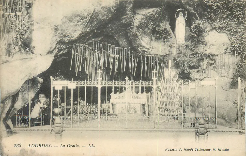 Lourdes — A Grotta — LL. — Magasin du Monde Catholique, M. Romain - Frente