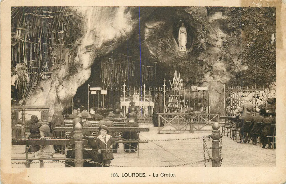 Lourdes - A Gruta — editor desconhecido, n° de série 166 - Frente