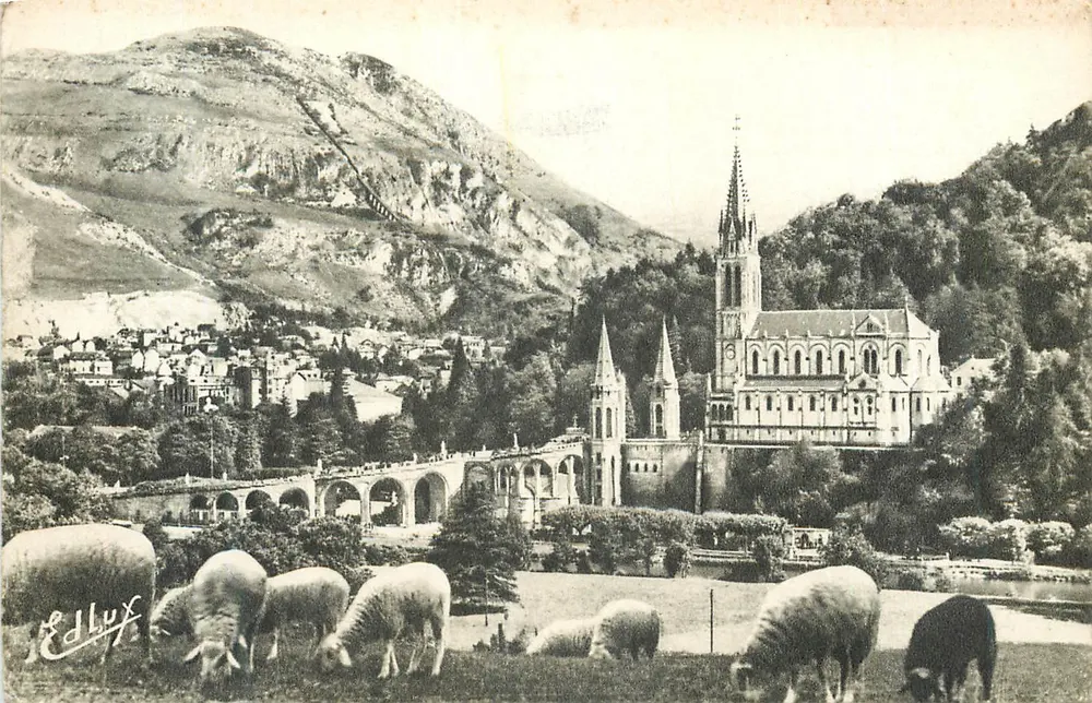 Ville de Briançon — vue panoramique avec la cathédrale et le viaduc — éditeur Ed Lux, n° de série non visible - Recto