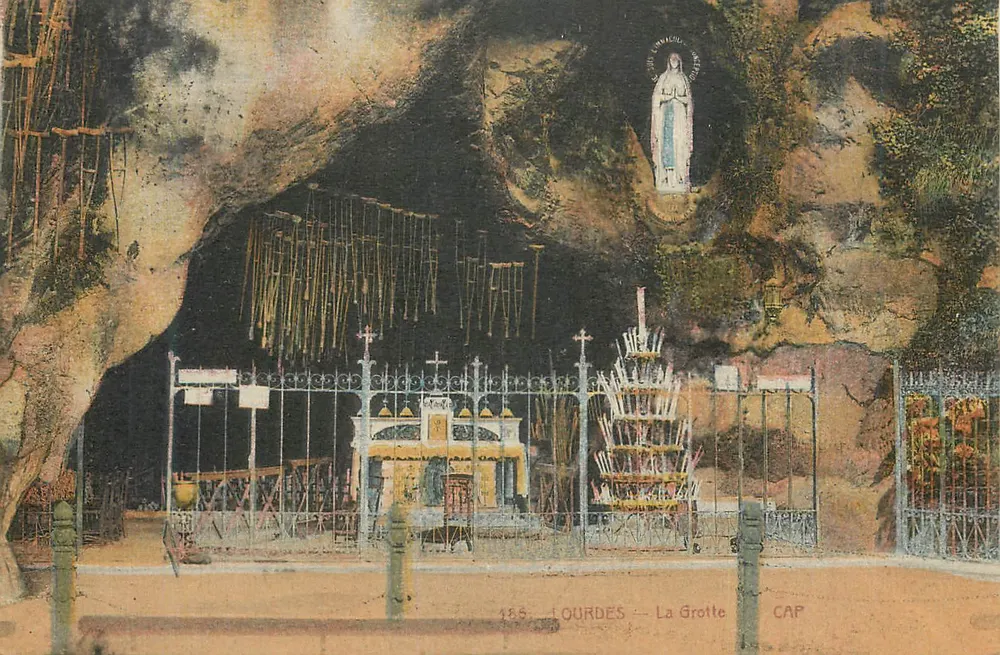 Lourdes — A Gruta — CAP - Frente