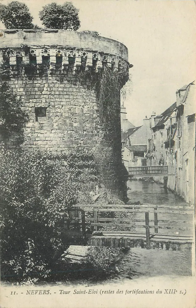 Nevers - Tour Saint-Eloi (Reste der Befestigungen des 13. Jahrhunderts) - Vorderseite