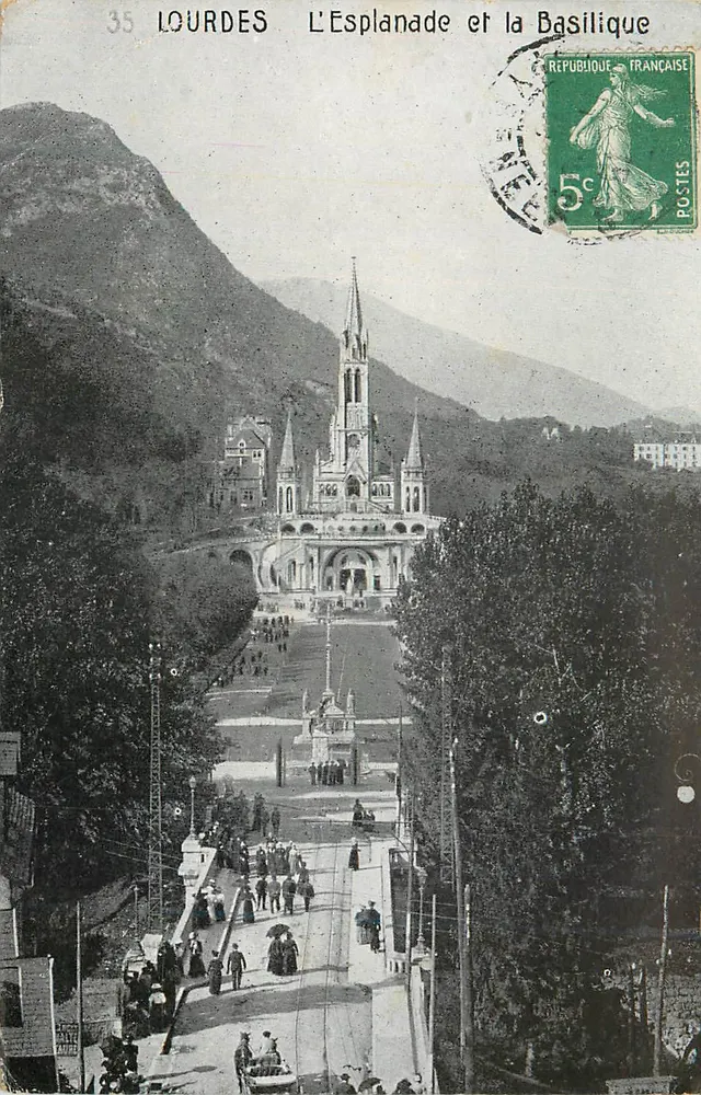 Lourdes — A Esplanada e a Basílica — Editor não identificado, n° 35 - Frente
