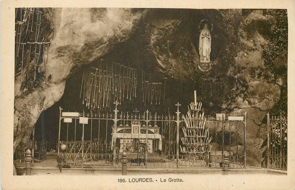 Lourdes - A Gruta — editor desconhecido, n° 186 - Frente
