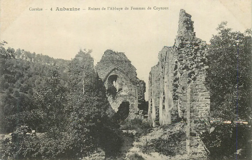 Corrèze - Aubazine - Ruinen der Frauenabtei Coyroux - Vorderseite