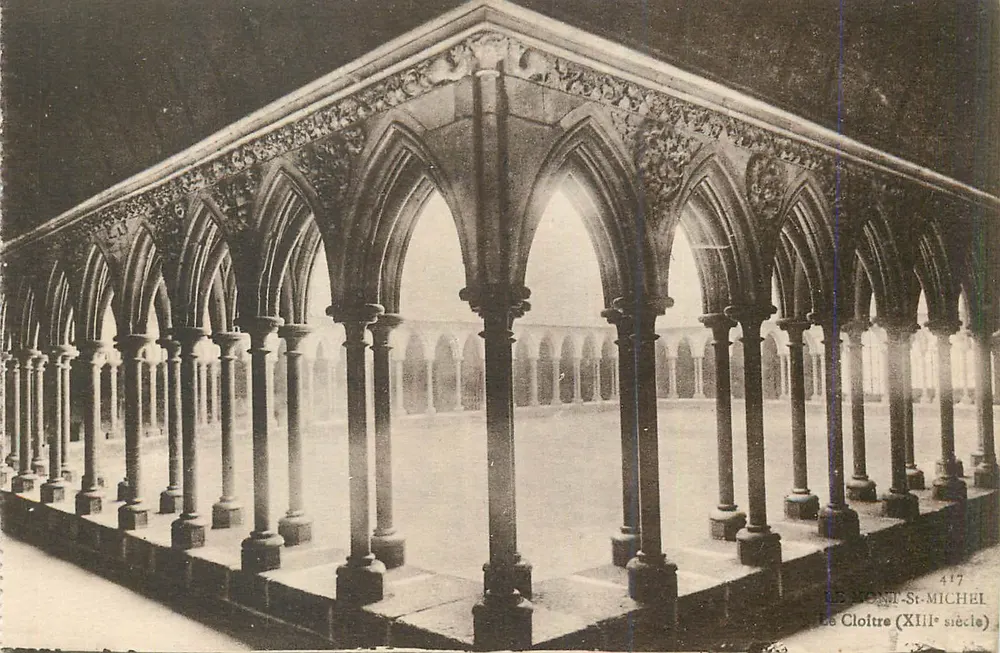 O Claustro (século XIII) — Mont-Saint-Michel - Frente