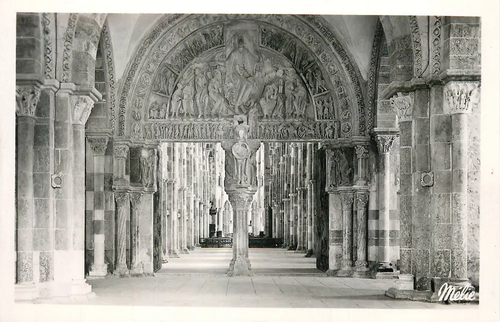 Innenansicht der Kathedrale von Chartres — Ansicht des Portals und der Säulen — Verlag Mélie - Vorderseite