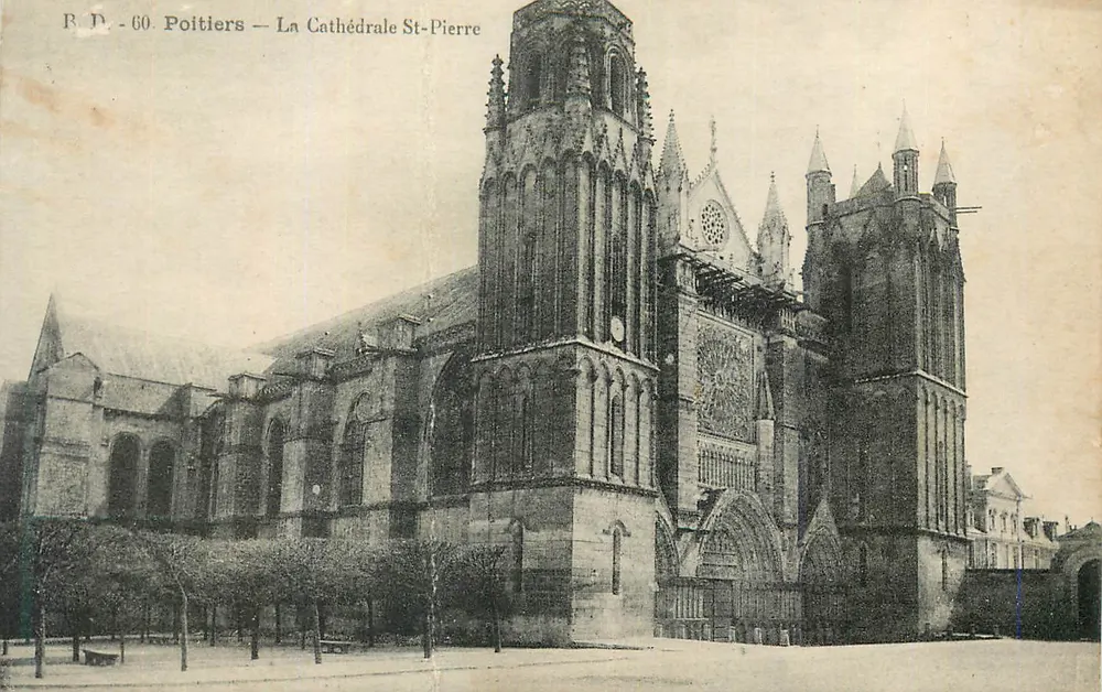 Poitiers — A Catedral de São Pedro — R.D. - 60 - Frente