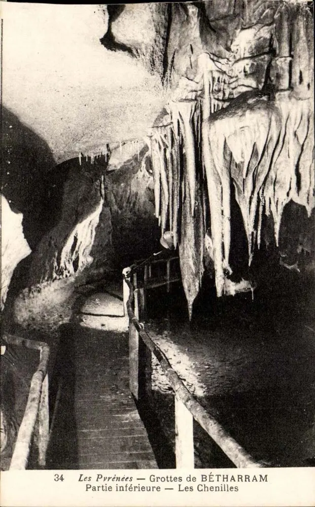 Les Pyrénées — Grottes de BÉTHARRAM — Partie inférieure — Les Chenilles - Recto
