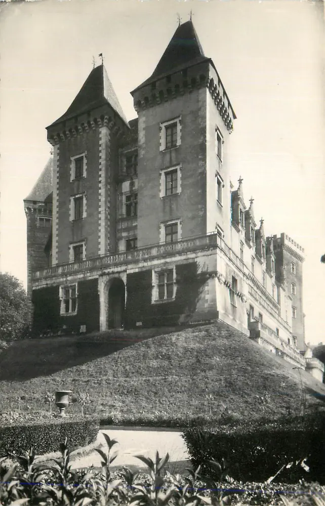 Castelo da Bâtie — vista geral — editor não visível - Frente