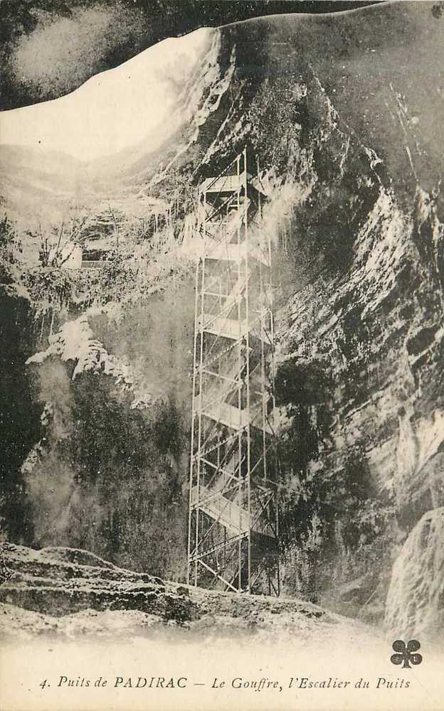 Poço de PADIRAC — O Abismo, a Escada do Poço - Frente