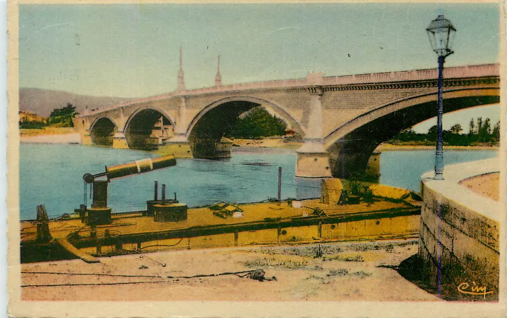 Ponte da Guillotière - Lyon - editor C. Im - Frente