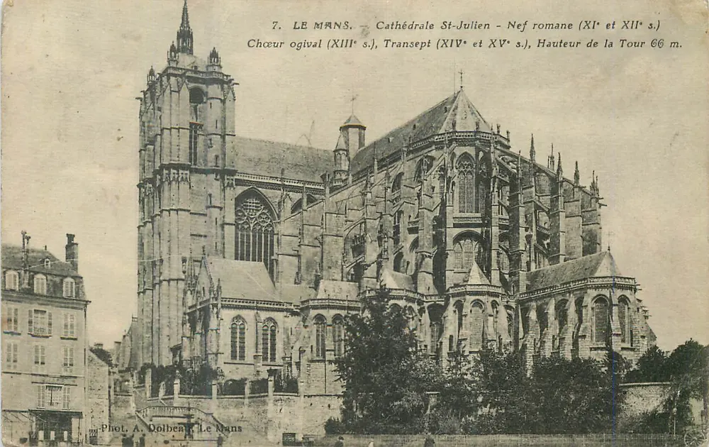 Le Mans — Kathedrale Saint-Julien — Romanische Nave (11. und 12. Jahrhundert) - Vorderseite