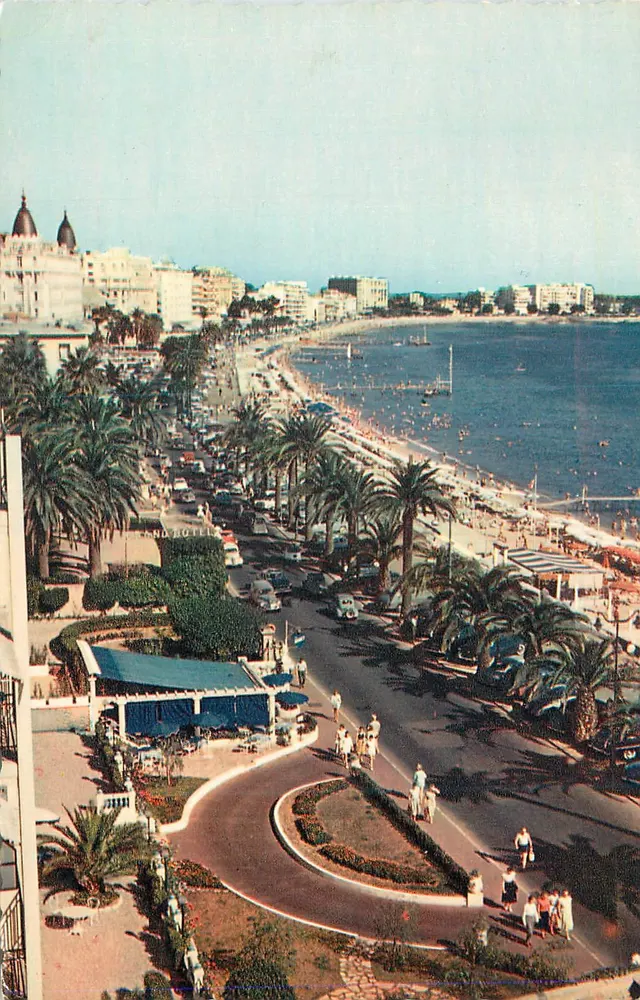 Vue de la plage et de la promenade à Cannes — Hôtel Mand Hotel — éditeur non visible - Recto