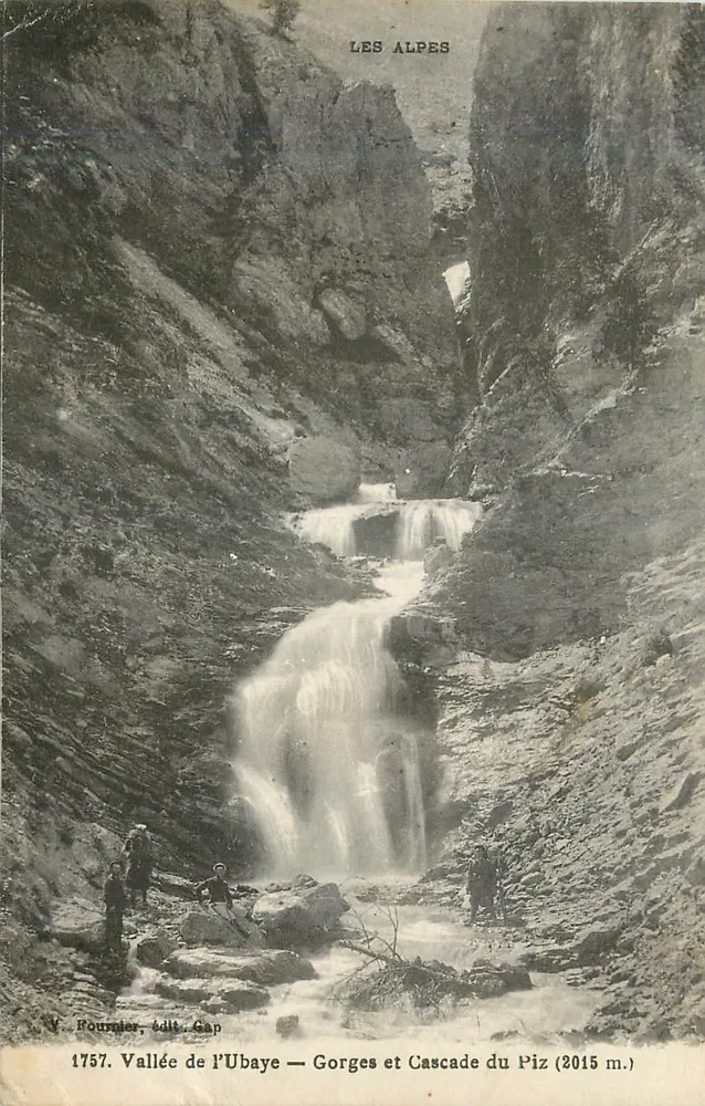 Gorges und Wasserfall des Piz — Tal der Ubaye — Die Alpen - Vorderseite