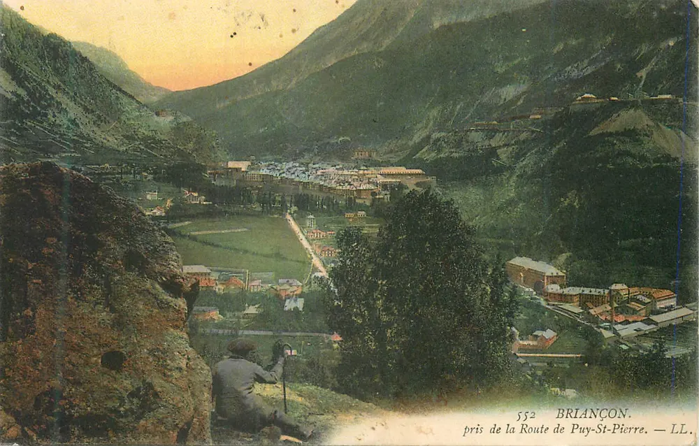 BRIANÇON — vista tirada da Estrada de Puy-St-Pierre — LL, n° 552 - Frente