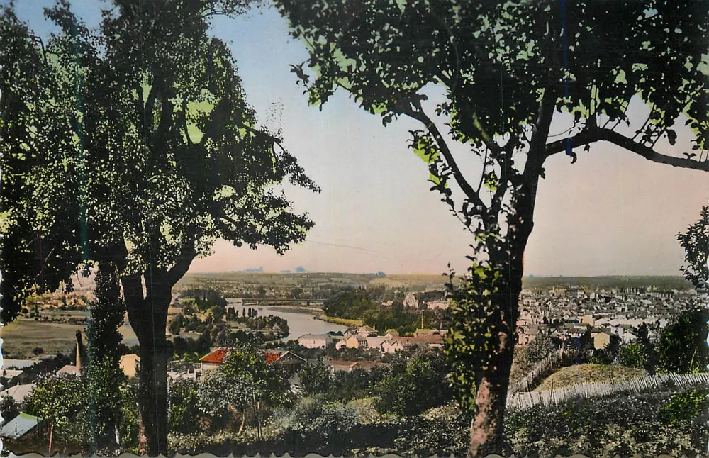 Vista da cidade de Vichy — vista de um promontório arborizado — editor não identificado - Frente