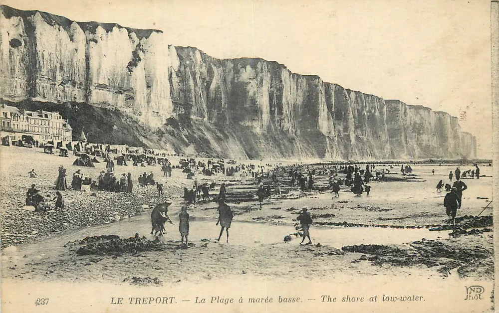 Le Tréport — A Praia com Maré Baixa — NDHOT, n° 237 - Frente