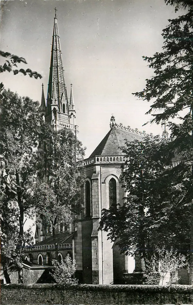 Kirche Saint-Pierre — Ansicht der Turm und Glockenturm — unbekannter Verleger - Vorderseite