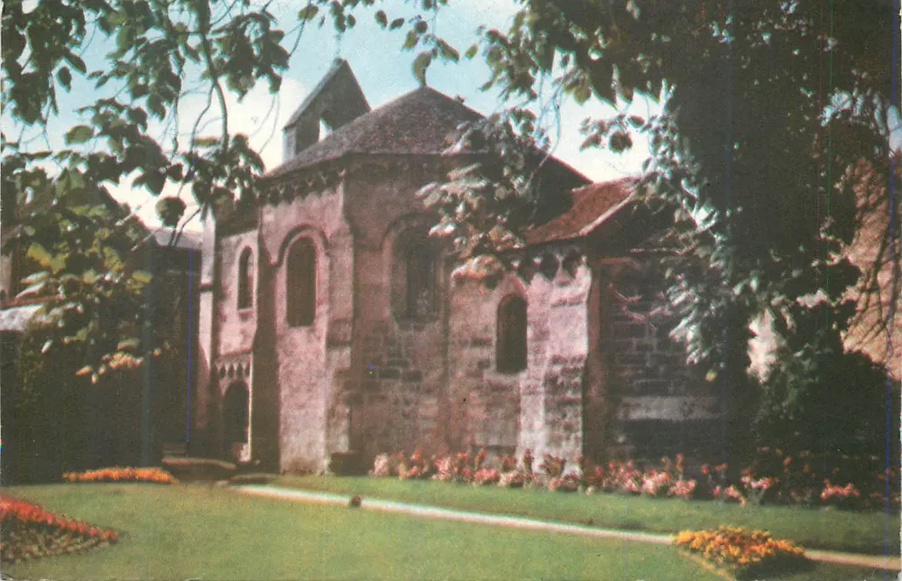 Igreja de São Pedro de Vézelay — vista externa — editor não visível - Frente