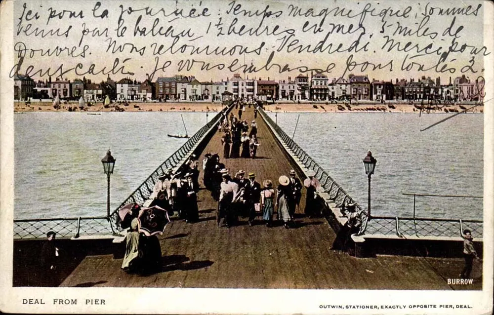 Deal from Pier — vue du quai et de la plage — éditeur Burrow - Recto