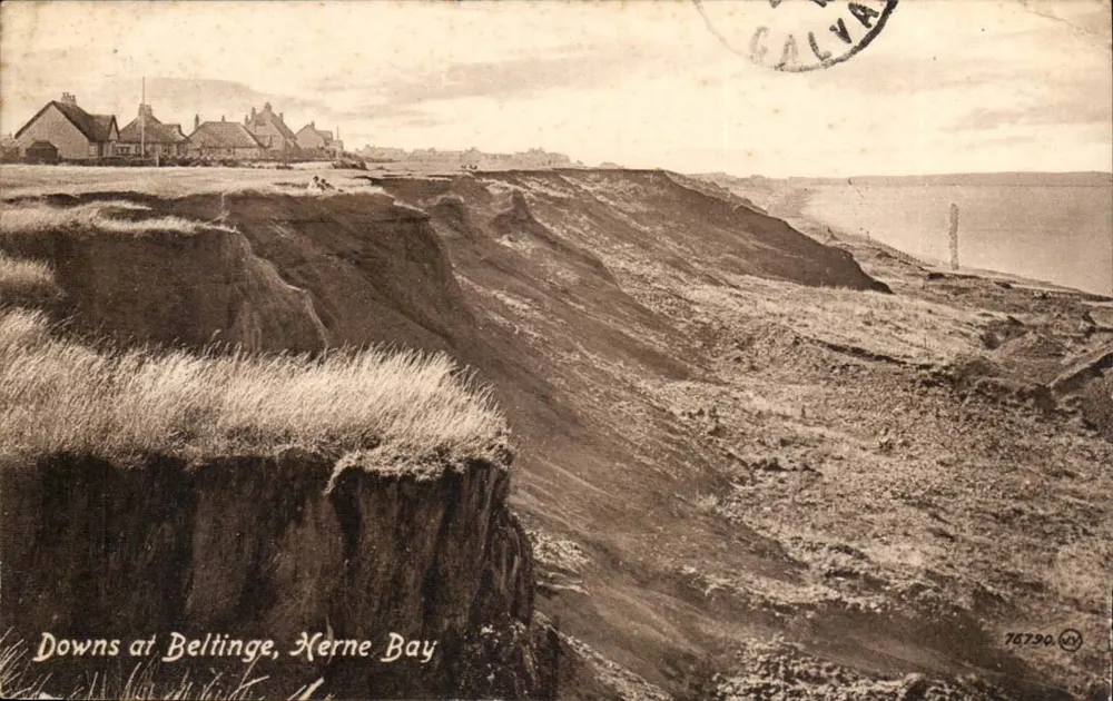Downs at Beltinge, Kerne Bay — Valentine's Series n° 76790 — Galva - Recto