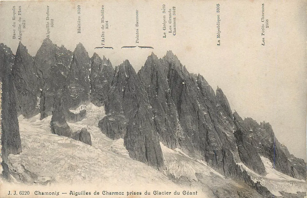 Aiguilles de Charmoz — Aiguilles de Charmoz vistas do Glaciar do Gigante — J.J. 6220 - Frente