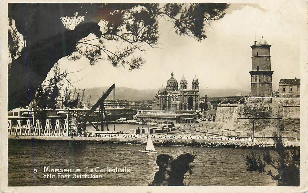 Marseille — La Cathédrale et le Fort Saint-Jean — Éditeur : A. B. L. n°8 - Recto