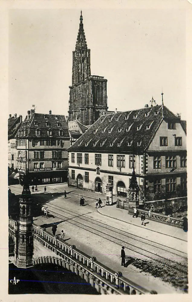 Schlossplatz — Ansicht des Zentralbrückens und der Kathedrale — C.A.P. - Vorderseite