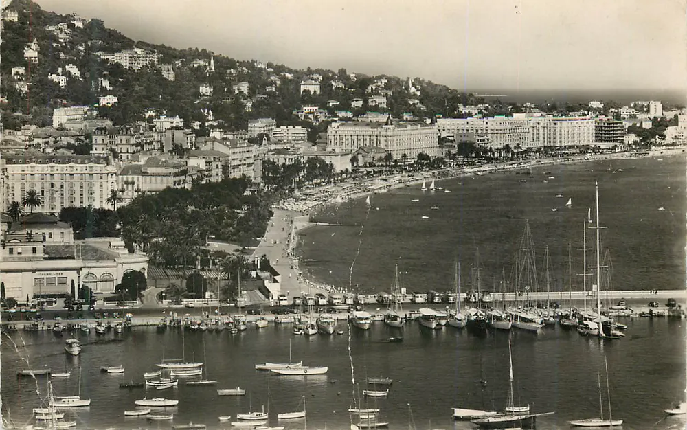 Vue de la promenade des Anglais à Nice — éditeur non visible - Recto