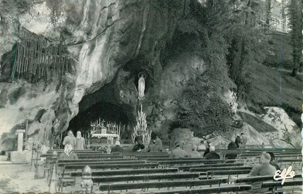 Gruta de Lourdes — capela interior — Editor Elfe, número de série não visível - Frente